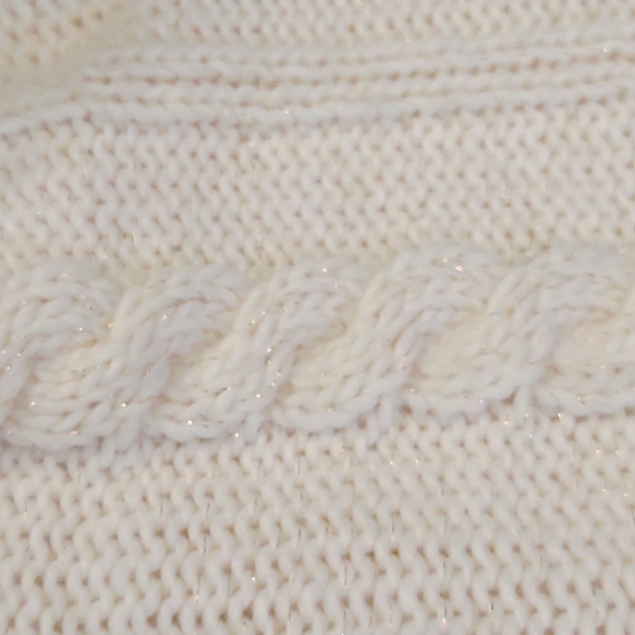 Chico's SZ L/LX White With Gold Threads Poncho/Ruana. - Picture 7 of 7